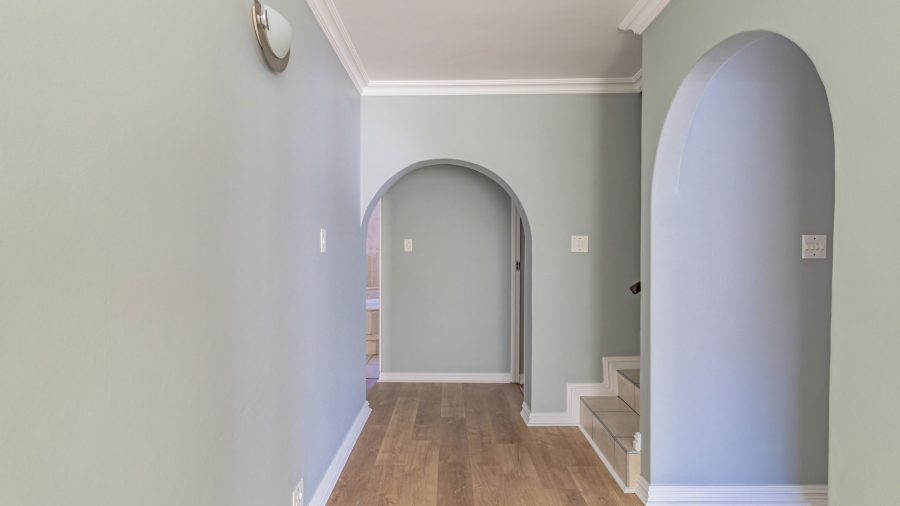 To Let 5 Bedroom Property for Rent in Myburgh Park Western Cape